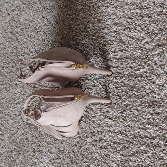 Madden Girl hills - Picture 2 of 5